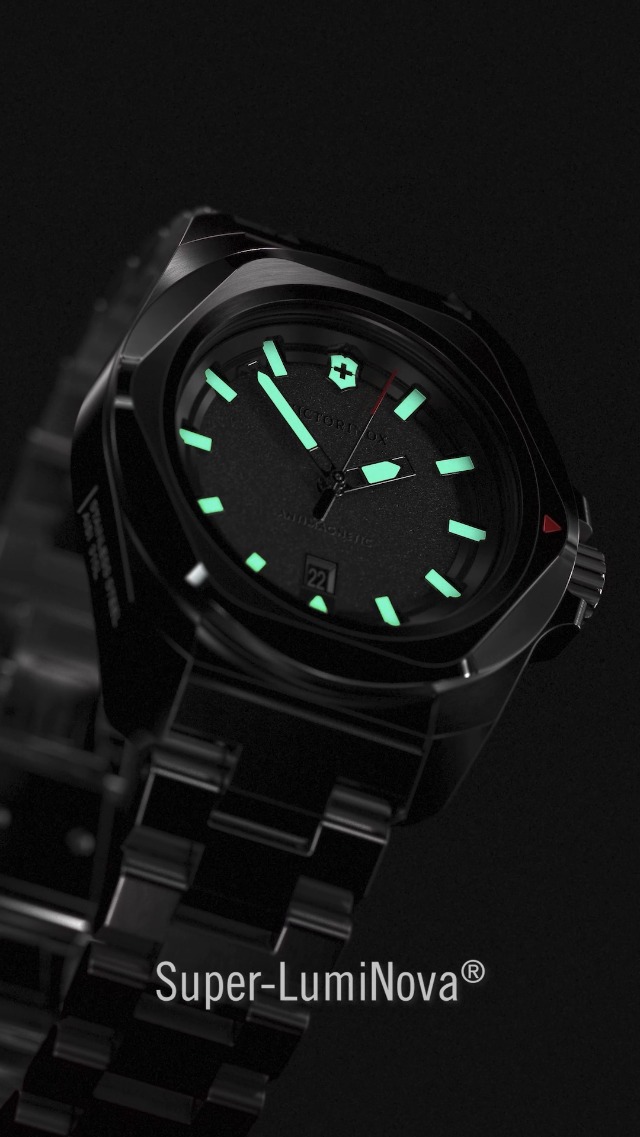 Amazon | VICTORINOX(ビクトリノックス) I.N.O.X. Small 腕時計